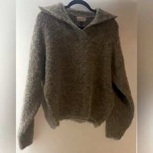 Women’s crop sweater